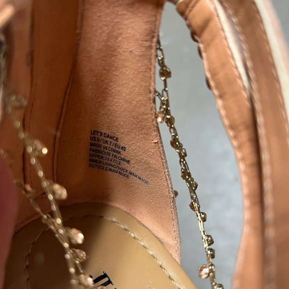 JustFab Size 9 Flat Gladiator Sandals - Picture 4 of 4